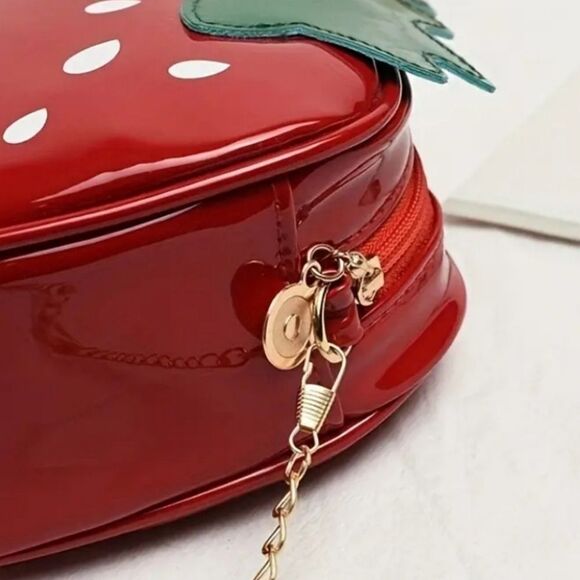 <<3/$30>> Strawberry Shaped Red Crossbody Bag - Picture 8 of 12